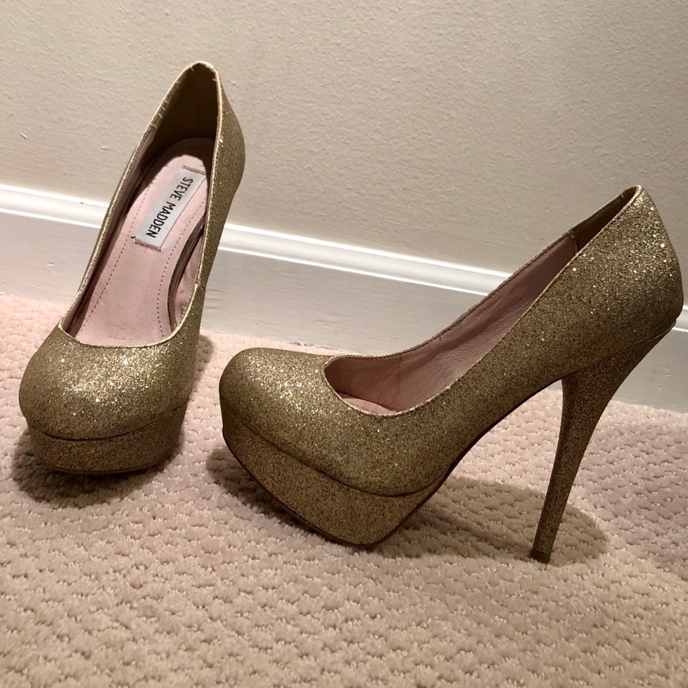 Steve Madden 6.5M sparkly gold platform heals